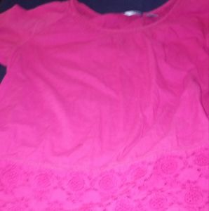 Izod size M bright pink 3/4 sleeve peasant blouse with scalloped eyelit hem